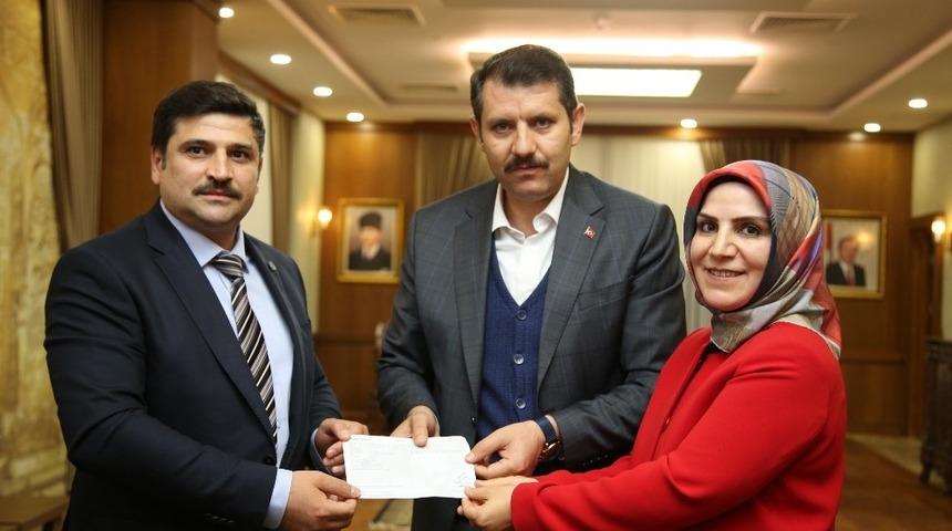 Kadın girişimciden Mehmetçiğe 50 Bin Lira bağış