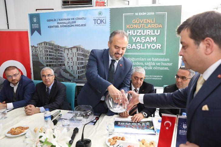 Gemlikli heyelan mağdurlarının konut sevinci G5