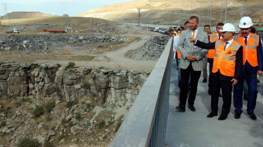 Yaklaşık 294 milyon TL&rsquo;lik yatırım olan Derevenk Viyad&uuml;ğ&uuml; a&ccedil;ılışa hazır