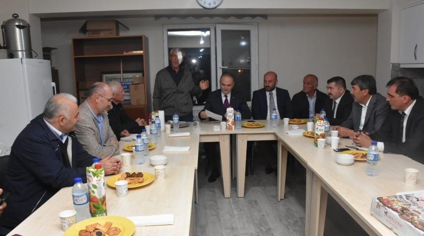 Başkan Faruk Özlü halkı dinlemeye devam ediyor