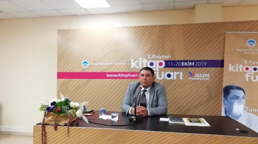 Yazar Selim Demirbilek:”Yazar önce kendini, daha sonra da yaşadığı çağı tanımalı’