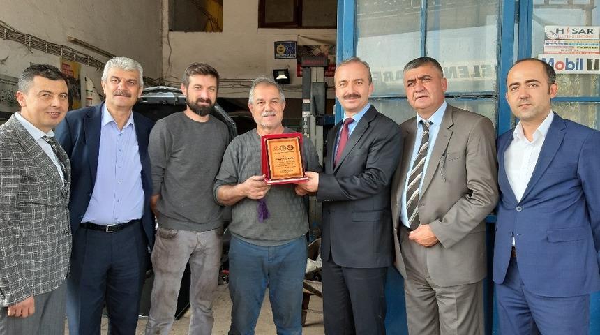 &Ccedil;aycuma&rsquo;da sanayi esnafına plaket