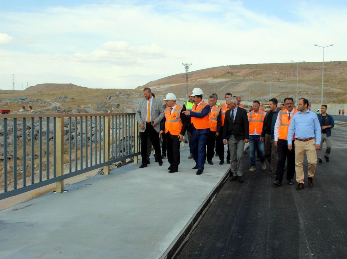  Yaklaşık 294 milyon TL&rsquo;lik yatırım olan Derevenk Viyad&uuml;ğ&uuml; a&ccedil;ılışa hazır