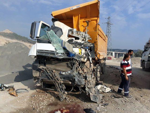 TIR'la çarpışan kamyonun sürücüsü öldü