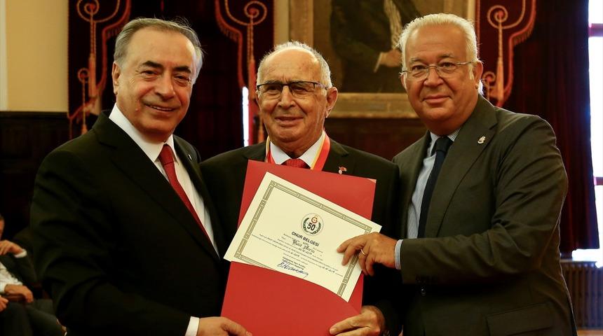 İstifası istenmişti, flaş cevap geldi!