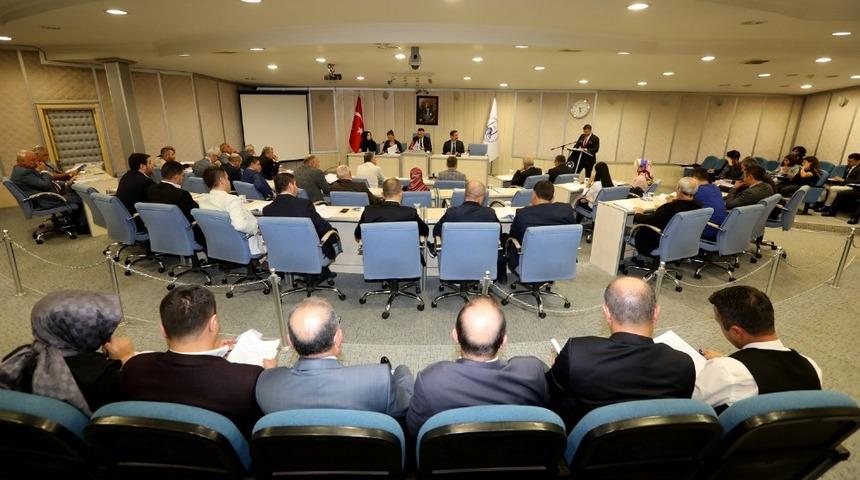 Adapazarı&rsquo;nda yeni d&ouml;nem b&uuml;t&ccedil;esi 183 Milyon TL olarak kabul edildi