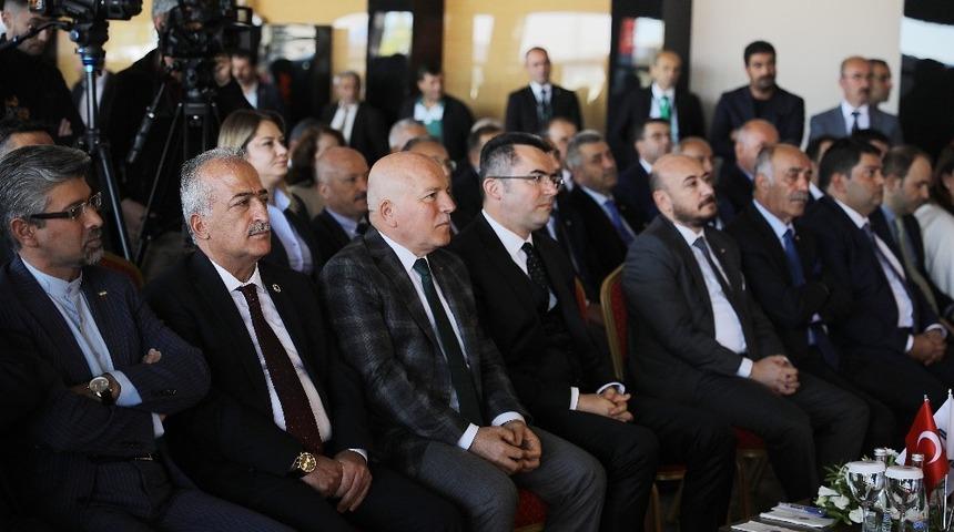 Rektör Çomaklı, Gıda ve Yöresel Lezzetler Fuarı’na katıldı