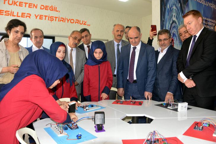 Kahramanmaraş'ta Avustralya Büyükelçiliği desteğiyle kodlama atölyesi açıldı
