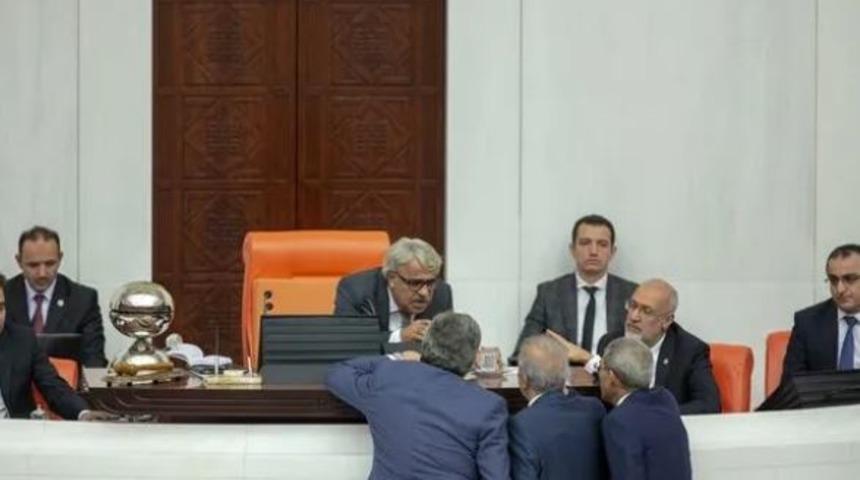 TBMM Genel Kurulu'nu yönetirken rahatsızlanan HDP'li Sancar, hastaneye kaldırıldı