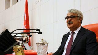 TBMM Genel Kurulu'nda fenalaştı! HDP'li Mithat Sancar hastaneye kaldırıldı