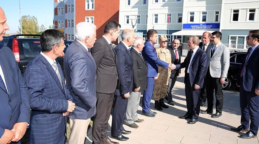 Vali C&uuml;neyt Epcim Demir&ouml;z&uuml; ve G&ouml;k&ccedil;edere&rsquo;de incelemede bulundu