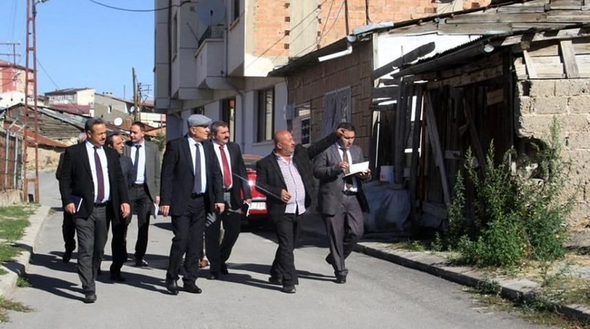 Başkan Pekmezci mahalle gezilerine devam ediyor