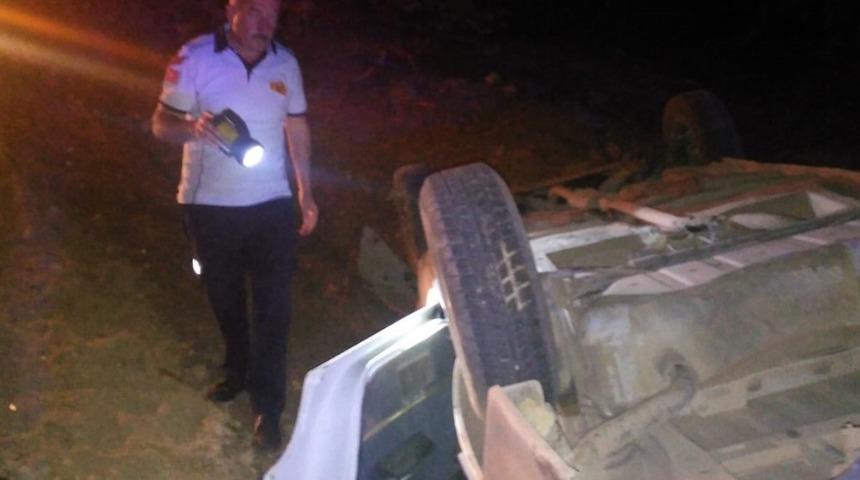 Amasya&rsquo;da otomobil devrildi: 3 yaralı