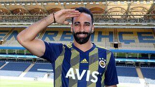 Adil Rami'den 'asker selamlı' paylaşım