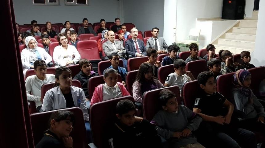 Öğrenciler ürün güvenliği eğitici çizgi filmlerle öğreniyor