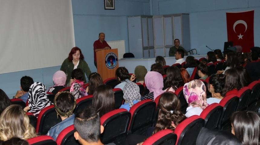 DP&Uuml; Şaphane Meslek Y&uuml;ksekokulu&rsquo;nda oryantasyon programı