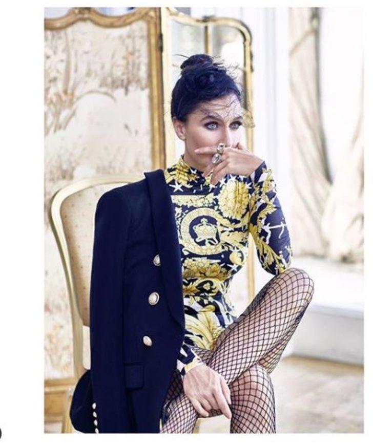 Şevval Sam'dan dergiye özel mayolu poz G5