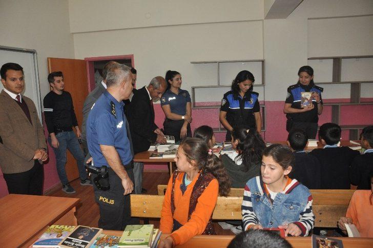 Bulanık polisi öğrencileri kütüphaneyle buluşturdu G1
