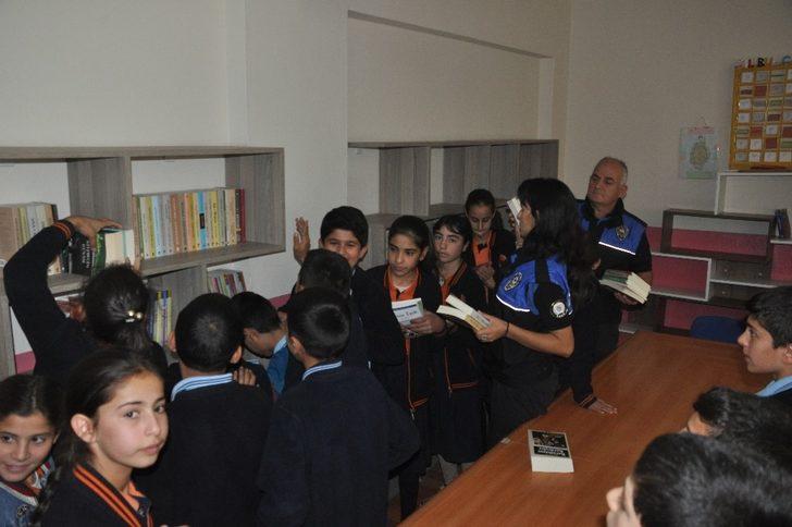 Bulanık polisi öğrencileri kütüphaneyle buluşturdu G3