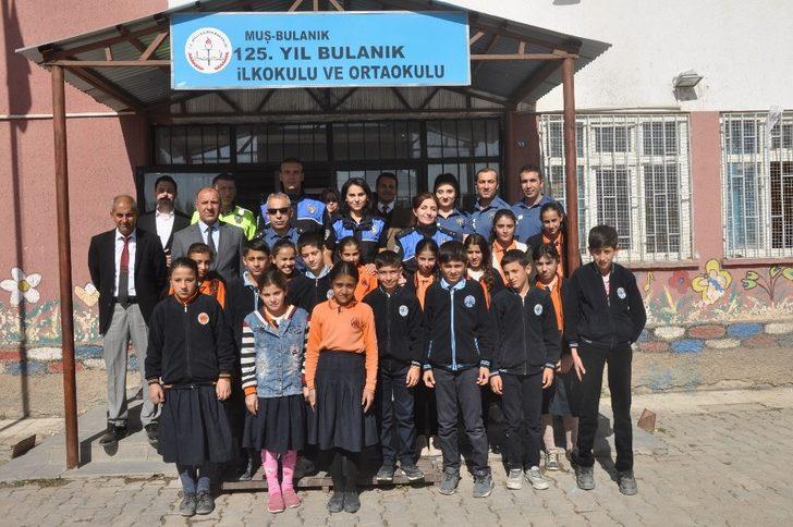 Bulanık polisi öğrencileri kütüphaneyle buluşturdu G4