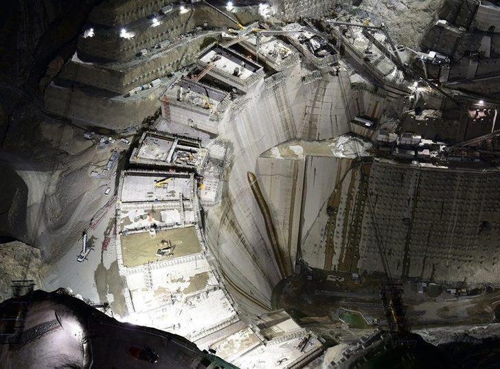  Türkiye birincisi ve dünya üçüncüsü! Yusufeli Barajı'nda gövde yüksekli 139 metreye ulaştı G3