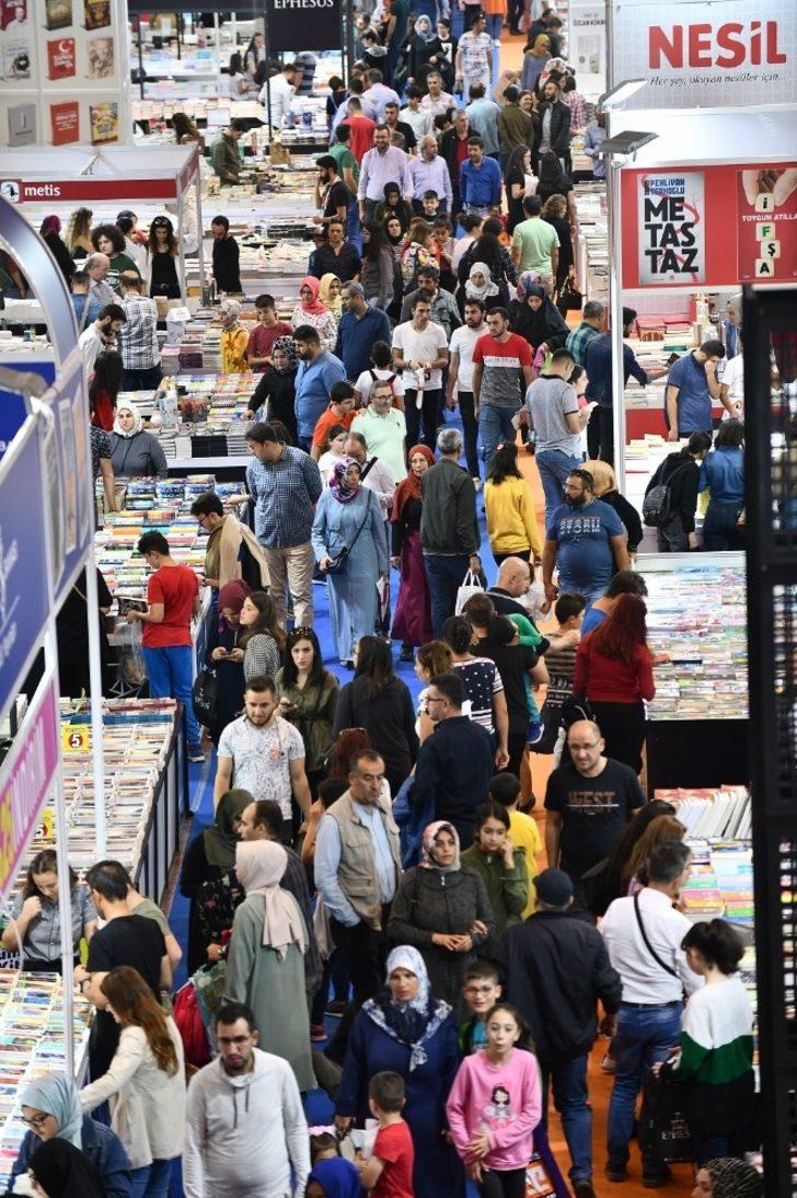 Kitap fuarı rekor ziyaretçi ile devam ediyor G4