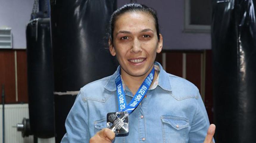 Dünya ikinciliğini Mehmetçik'e armağan etti