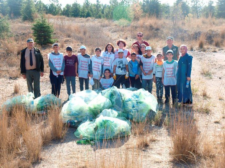 Büyükler kirletti çocuklar temizledi G1