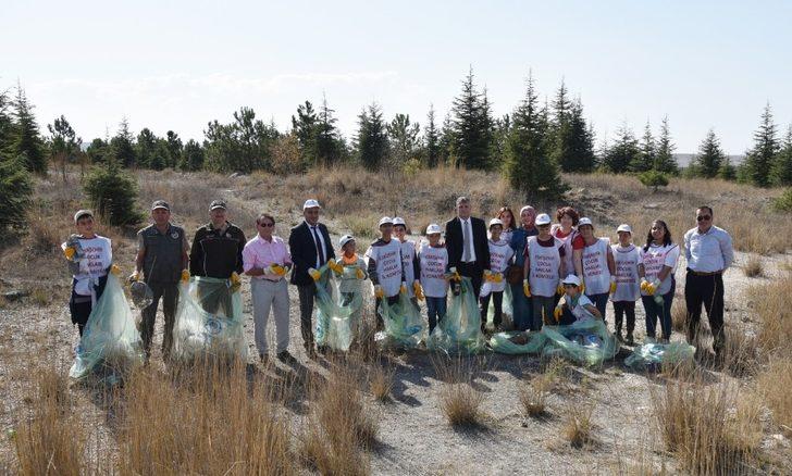 Büyükler kirletti çocuklar temizledi G5