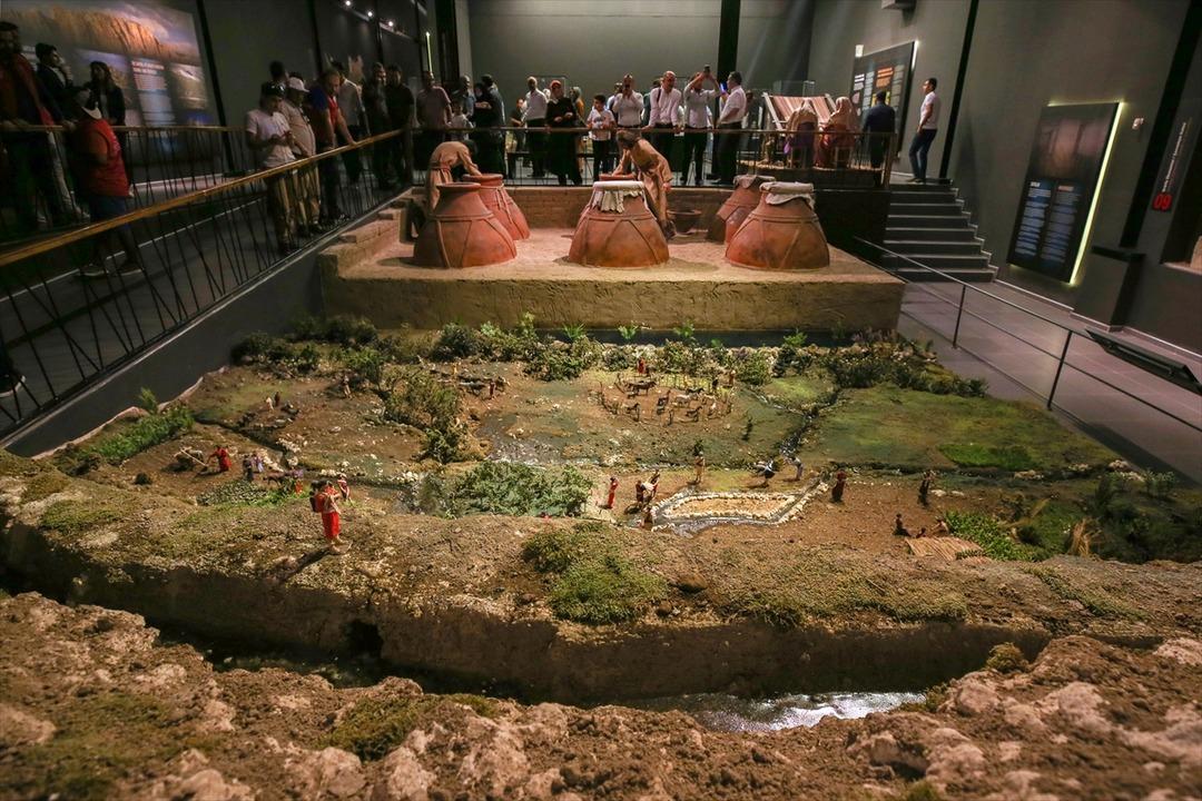 3 asırlık eserlerle &ccedil;evrili! Akın akın g&ouml;rmeye gidiyorlar