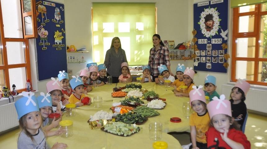 Gastronomi kentinde minik aşçılar turşu kurmayı öğrendi