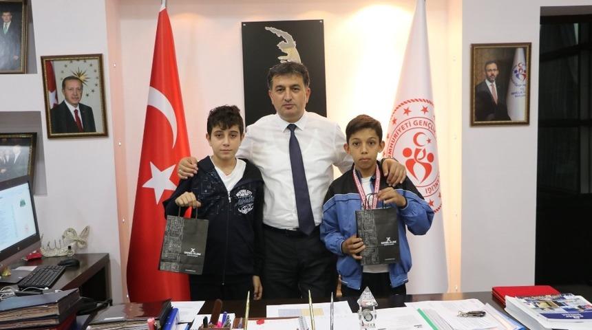 Şampiyon Taekwondocular&rsquo;dan Eskici&rsquo;ye ziyaret