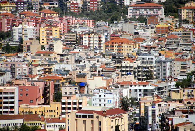 İzmir'de konut satışları yüzde 42 oranında arttı