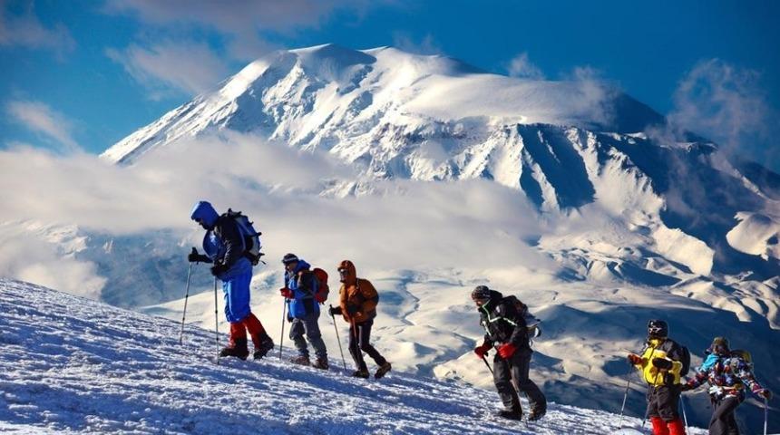 &ldquo;Ağrı Dağı&rsquo;na Yolculuk&rdquo; belgeselinin galası yapıldı