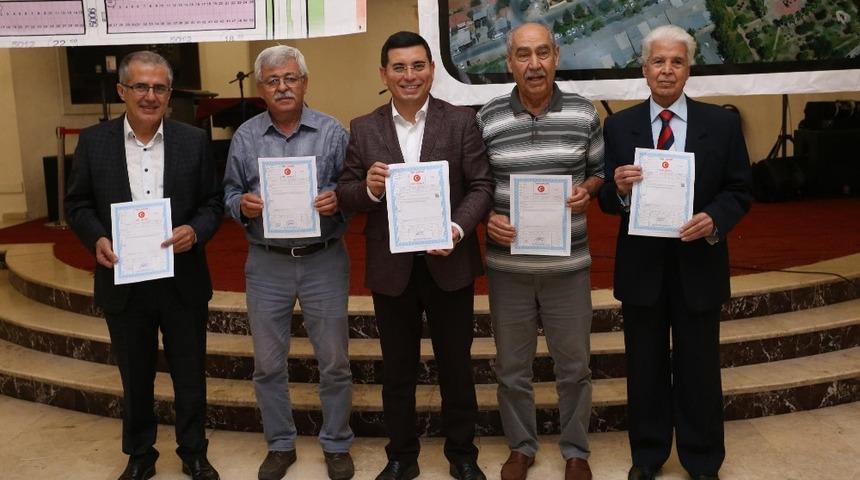 Sanayi esnafının &ccedil;ifte tapu sevinci