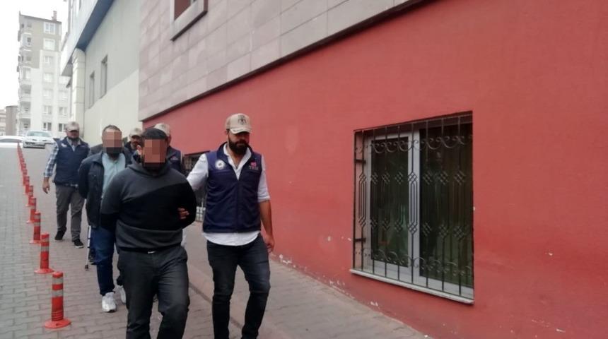 DEAŞ operasyonunda gözaltına alınan 3 kişi serbest bırakıldı