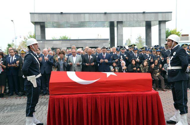 Kalp krizinden yaşamını yitiren polis başmüfettişi toprağa verildi