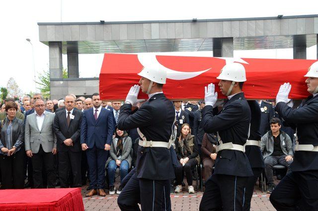 Kalp krizinden yaşamını yitiren polis başmüfettişi toprağa verildi