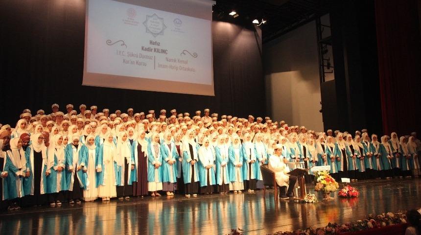 Gen&ccedil; hafızların icazet merasimi yapıldı