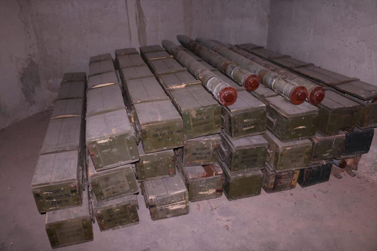 Rasulayn'da ter&ouml;r &ouml;rg&uuml;t&uuml;n&uuml;n en b&uuml;y&uuml;k silah deposu bulundu