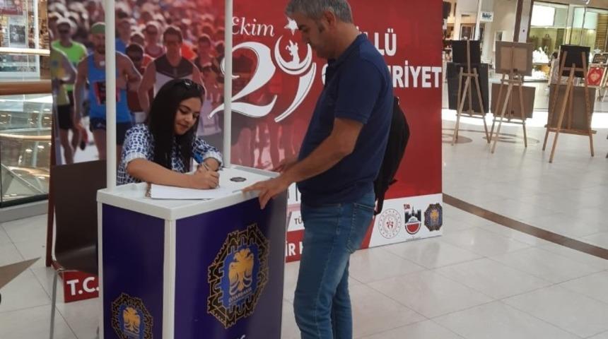 B&uuml;y&uuml;kşehir Belediyesi&rsquo;den &ouml;d&uuml;ll&uuml; Cumhuriyet Koşusu