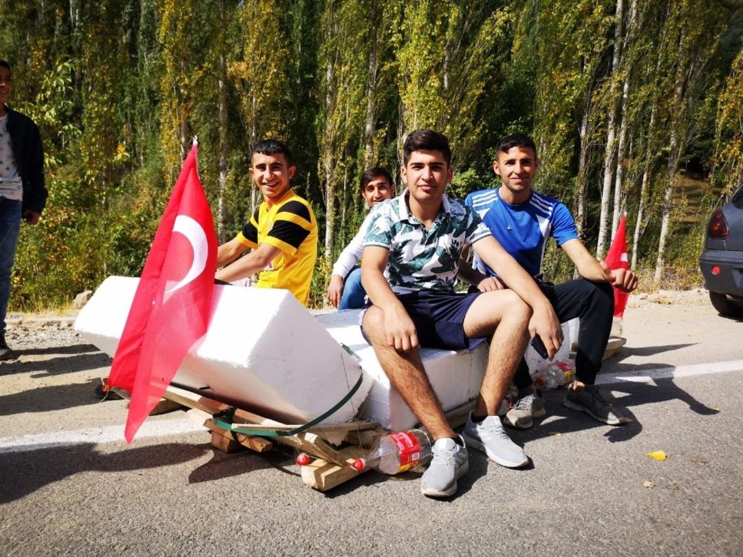 Bah&ccedil;esaray usul&uuml; rafting