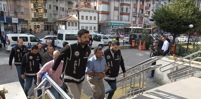 15 ton kaçak tütünle yakalandılar, 'kalabalık aileyiz, kullanıyoruz' dediler