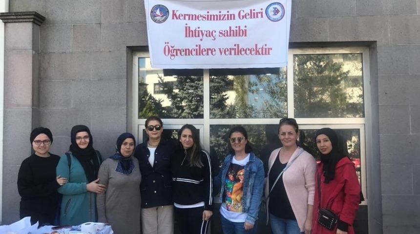 Okulları i&ccedil;in kermes d&uuml;zenlendiler