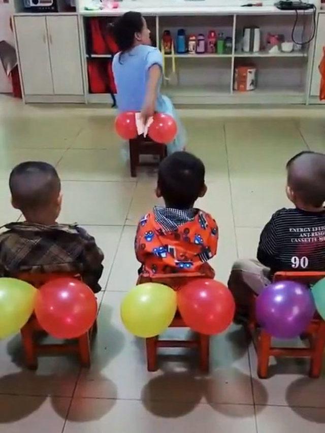 teacher-teaches-kids-butt-wiping-balloons-51