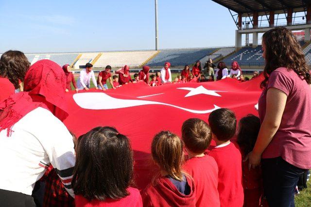 Anaokulu öğrencileri Mehmetçiği unutmadı