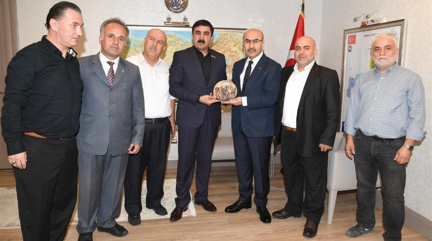 Avşarlar, Mehmet&ccedil;iğe moral vermek i&ccedil;in Ak&ccedil;akale&rsquo;ye gidiyor