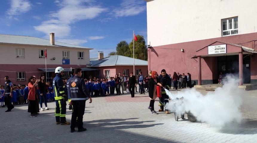 Van&rsquo;da deprem ve yangın tatbikatı