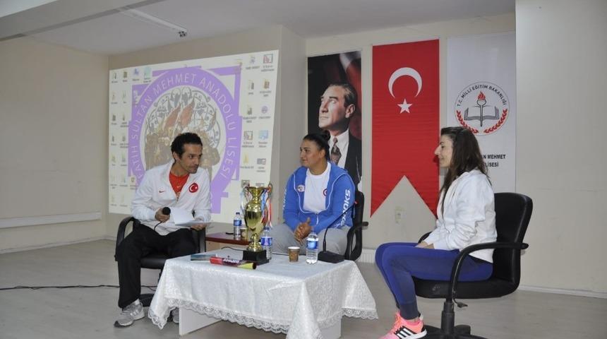 Safranbolu&rsquo;da milli sporcu &ouml;ğrencilerle buluştu