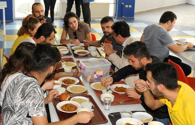 ADÜ Rektörü Aldemir merkez kafetaryayı denetledi